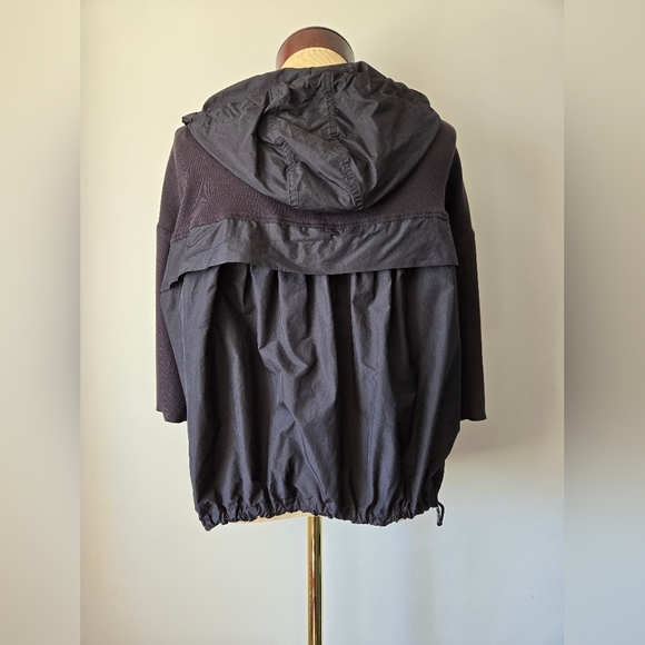 MARC CAIN SPORT Hooded Windbreaker Back Sweater. Size 4 - Picture 7 of 15